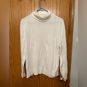 H&M Turtleneck Top ⚪️